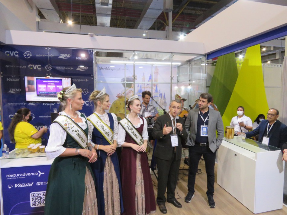 CVC Corp e Oktoberfest Blumenau anunciam parceria na WTM - Oktoberfest