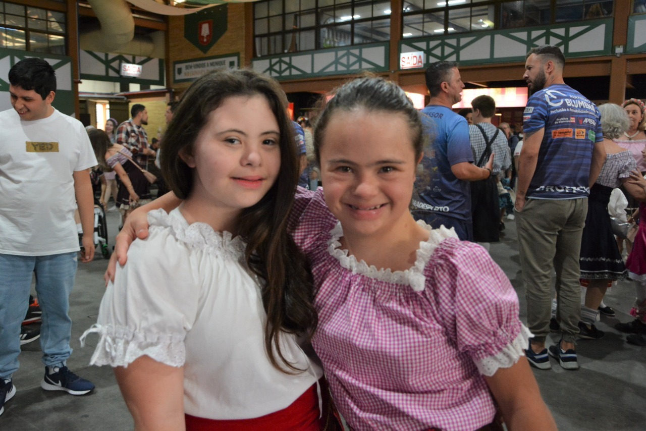 Oktoberfest Blumenau também é festa da inclusão social