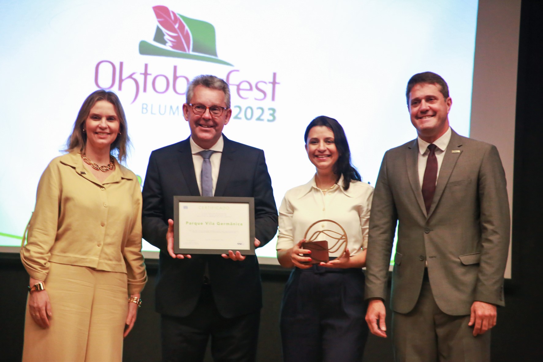 Oktoberfest Blumenau conquista prêmio ambiental da ADVB